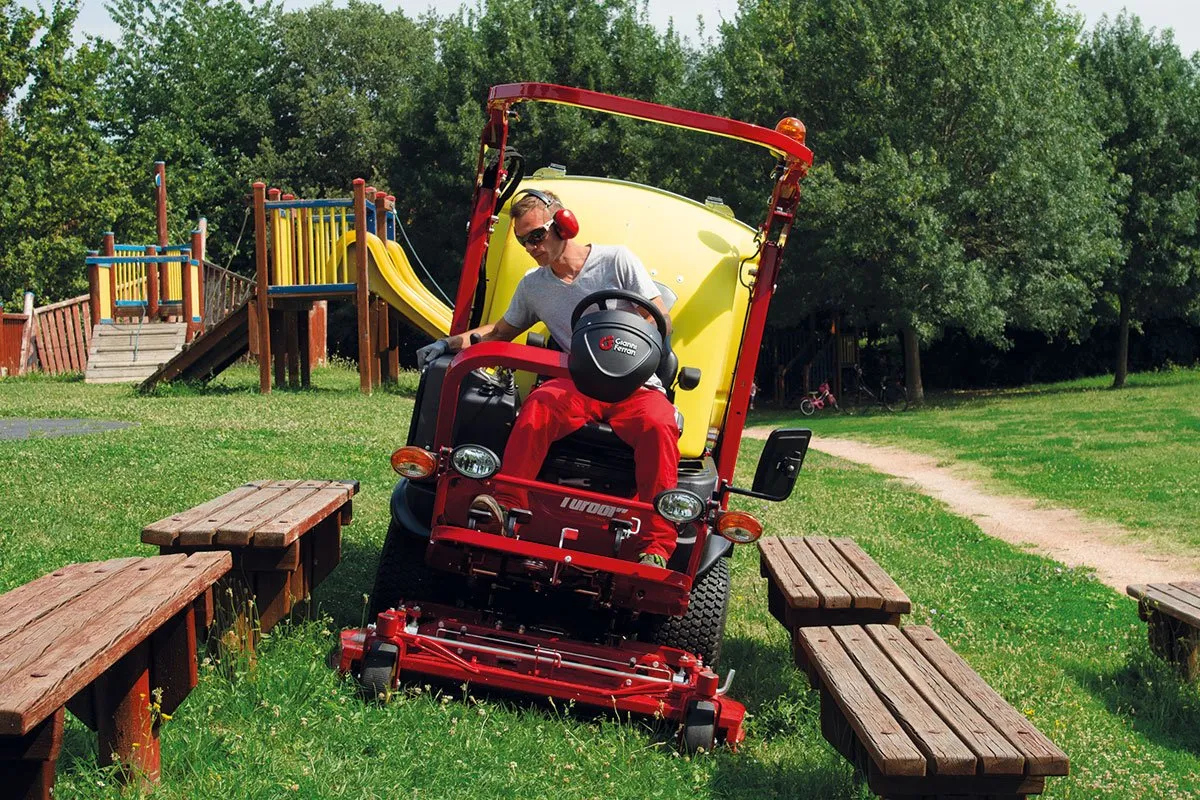 Trattorino Tagliaerba Professionale Turbo 1-2-4 Gianni Ferrari - immagine 3