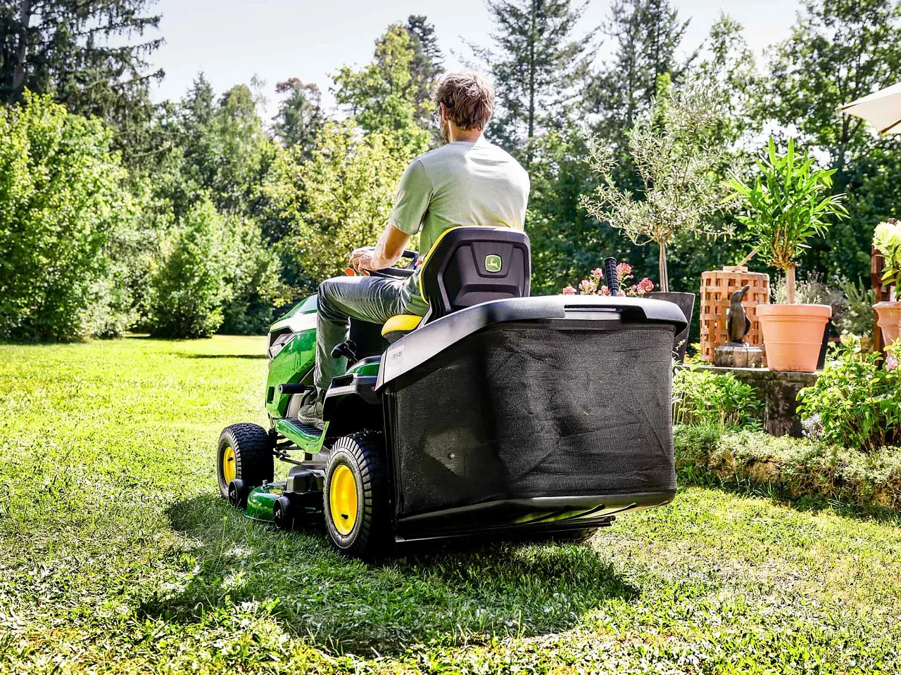 X147R Trattorino john Deere - immagine 3